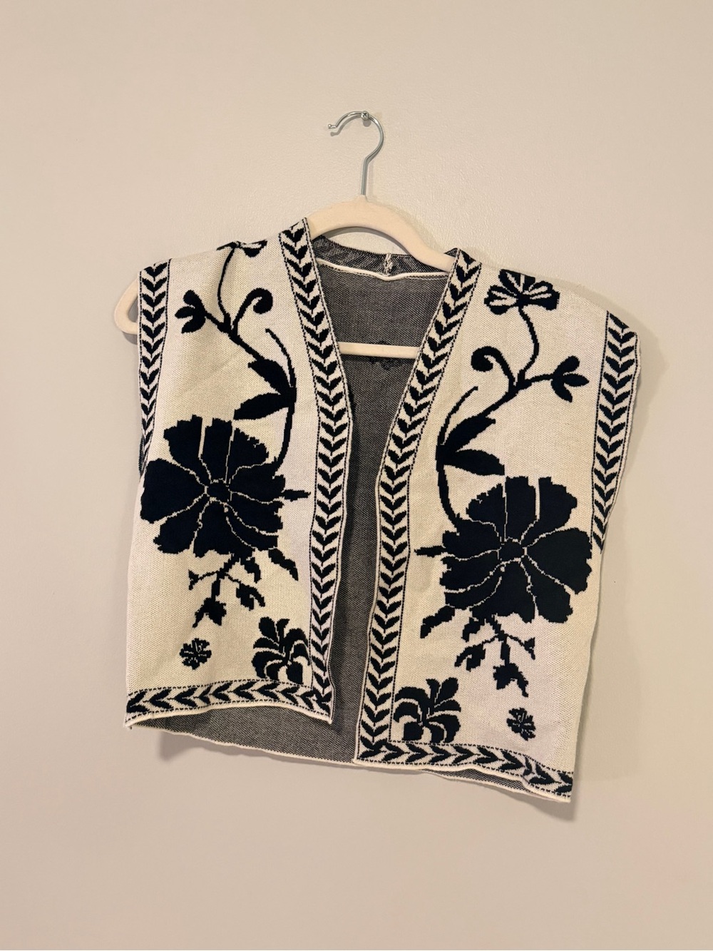 Black and Cream Floral Open-Front Sweater Vest